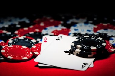 marlin77 mobile app interface showing football betting and live casino options
